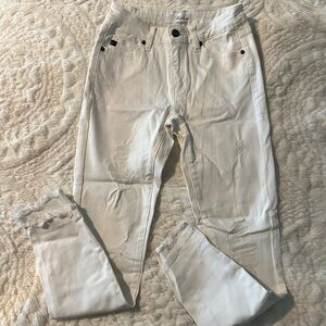 White skinny jeans